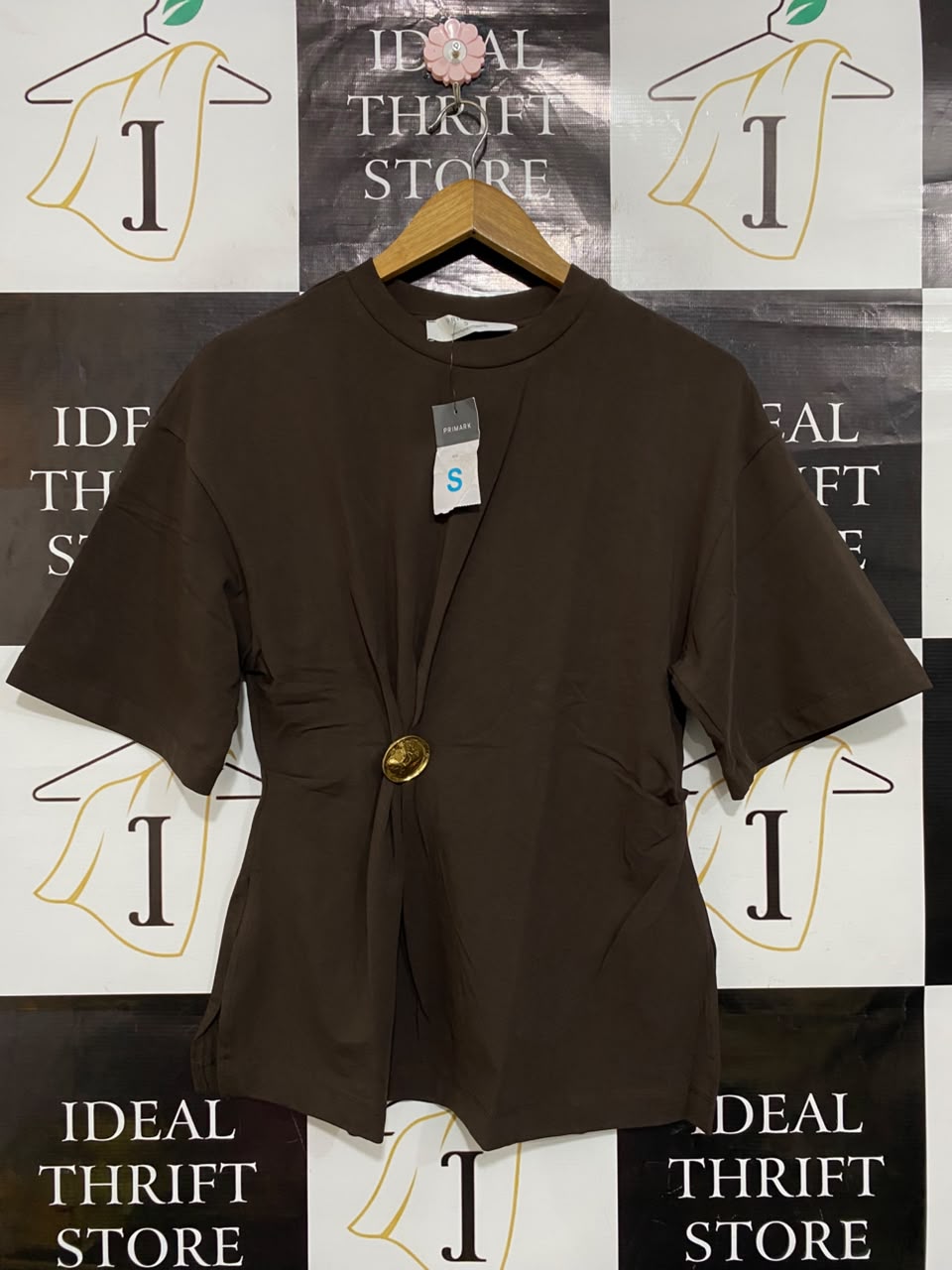 PRIMARK |S| BUST 17| A24| BROWN OVERSIZED T-SHIRT WITH GOLD-TONE WAIST RING ACCENT