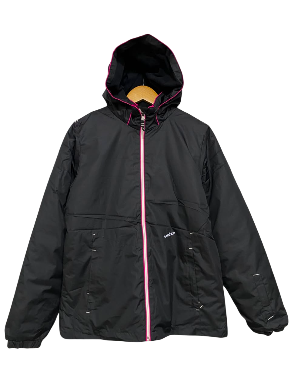 DECATHLON |L| BUST 20| B46| BLACK AND PINK HOODED ATHLETIC WINTER JACKET