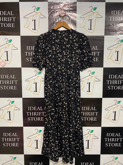 STARDIVARIUS |S| BUST 16| A25| BLACK DITSY FLORAL SHORT-SLEEVE MIDI DRESS