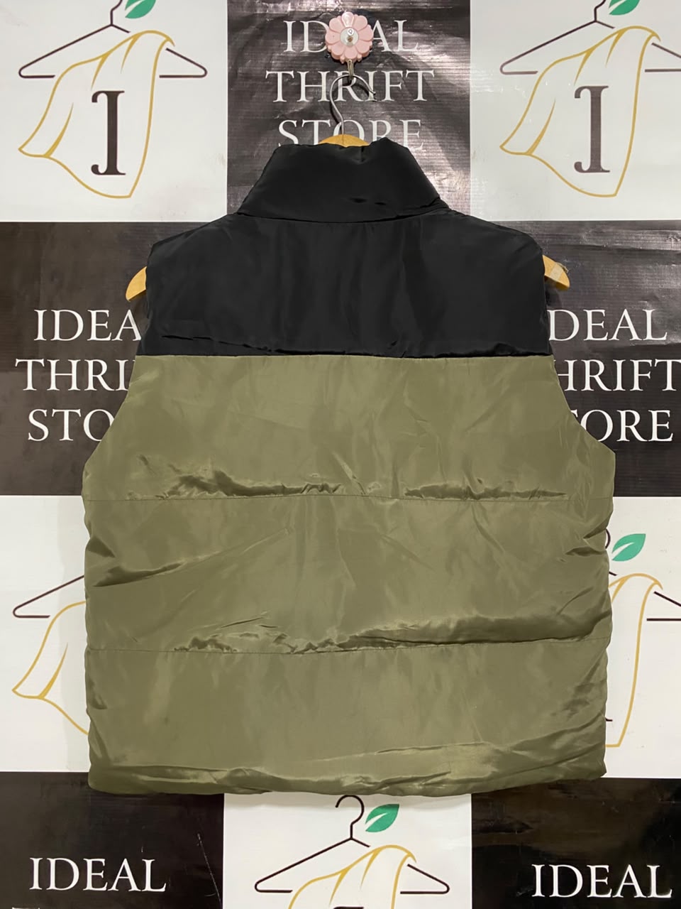 SHEIN |XS| BUST 21| B36| OLIVE GREEN AND BLACK COLORBLOCK QUILTED PUFFER VEST