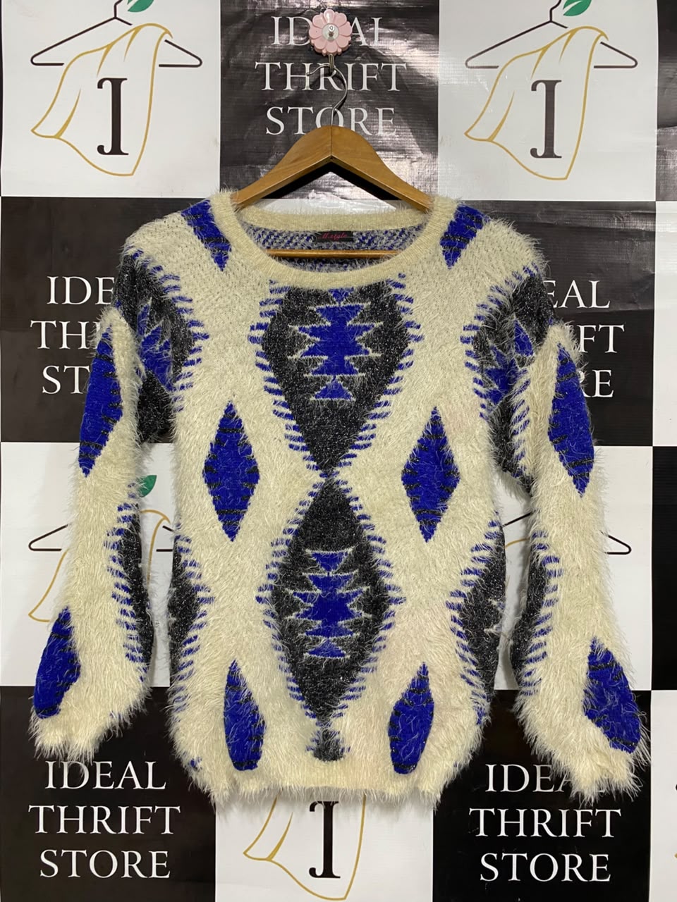 M STYLE |S| BUST 17| B43| OVERSIZED AZTEC-PRINT FUZZY KNIT SWEATER