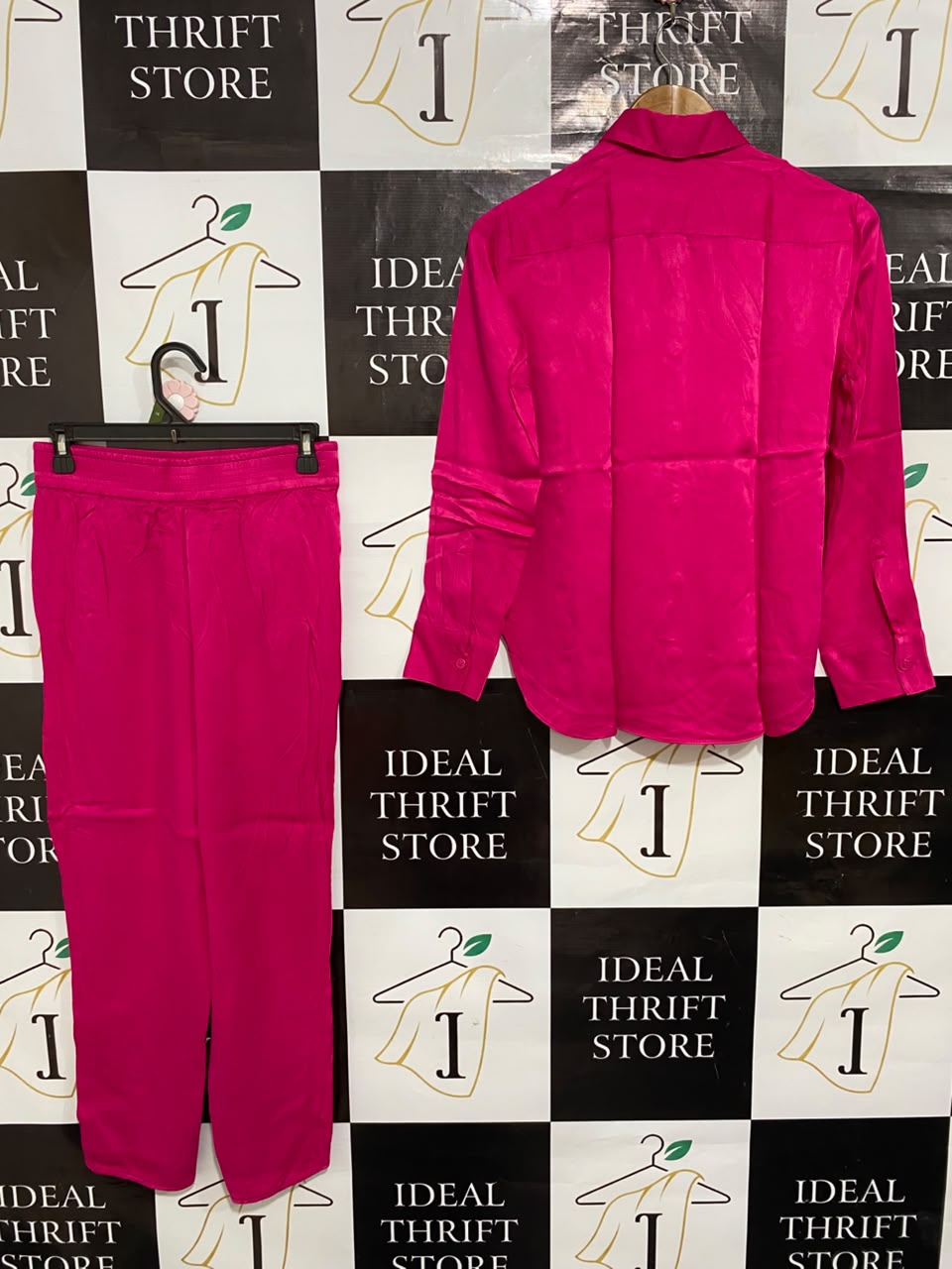 ZARA |XS| A24| VIBRANT HOT PINK SILKY BUTTON-DOWN SHIRT AND TROUSER SET
