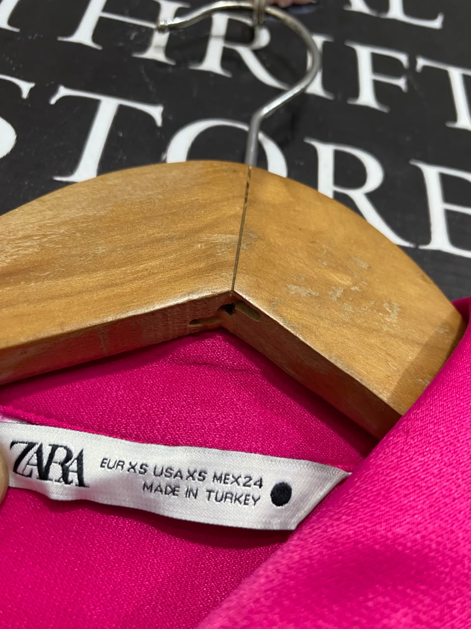 ZARA |XS| A24| VIBRANT HOT PINK SILKY BUTTON-DOWN SHIRT AND TROUSER SET