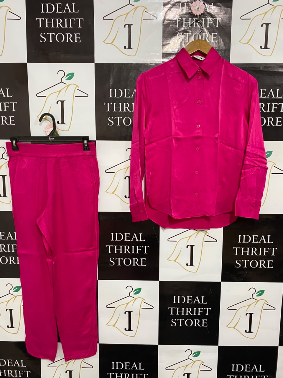 ZARA |XS| A24| VIBRANT HOT PINK SILKY BUTTON-DOWN SHIRT AND TROUSER SET