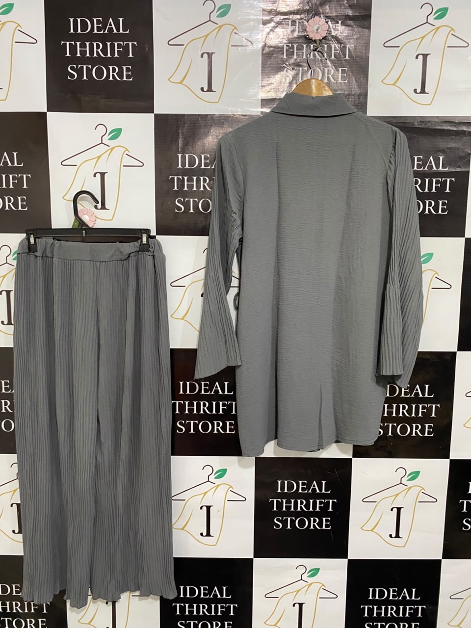 |S| A24| CHIC SAGE GRAY PLEATED TWO-PIECE SHIRT AND TROUSER SET