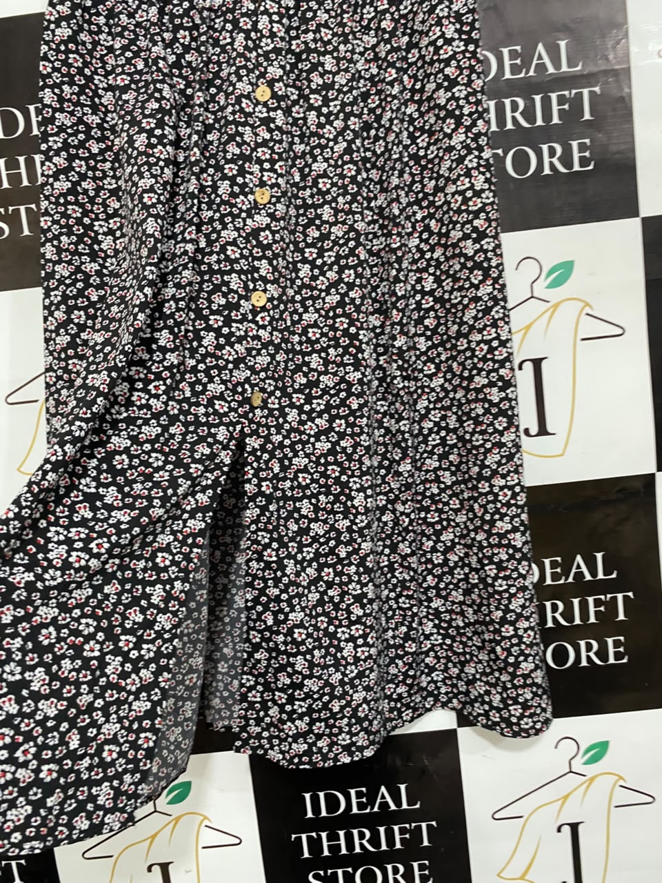 CURVZY |XL| WAIST 32| A24| BLACK DITSY FLORAL MIDI SKIRT WITH FRONT BUTTONS
