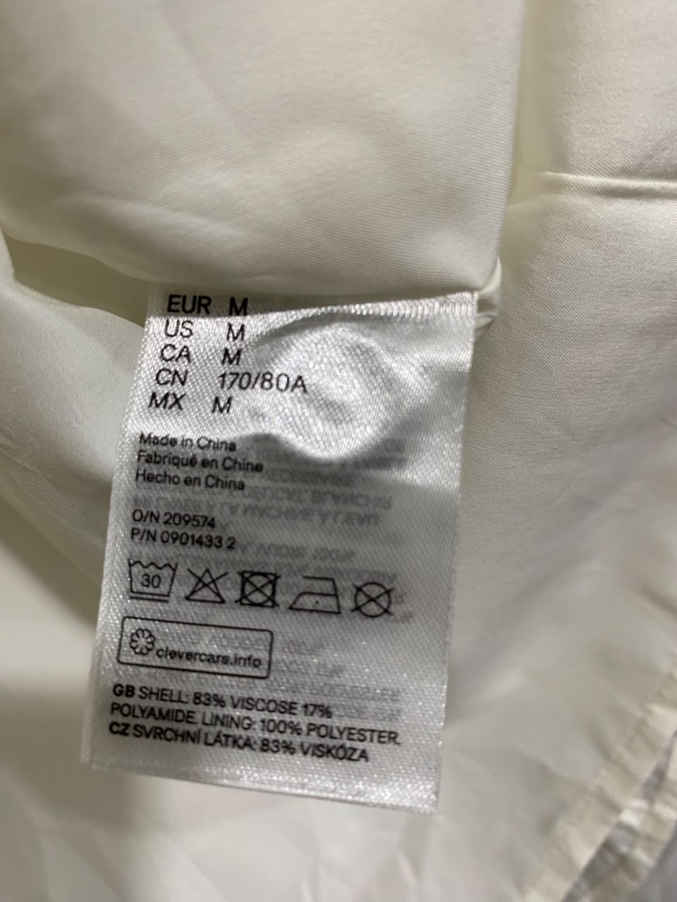 H&M |M| WAIST 29| A24| CREAM CRINKLE BUTTON-FRONT MIDI SKIRT