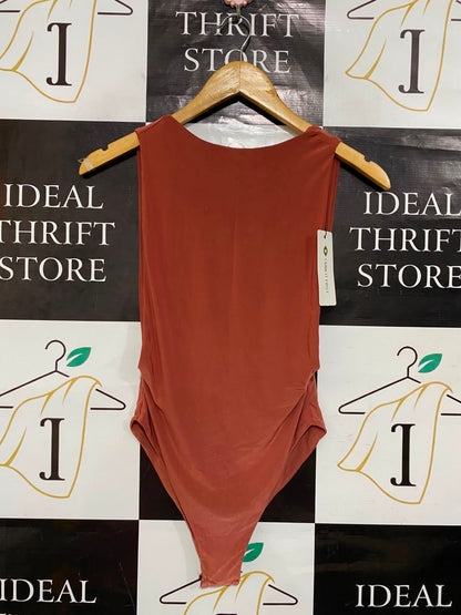 I SAW IT FIRST |XS| BUST 11| A24| TERRACOTTA SLEEVELESS BODYSUIT