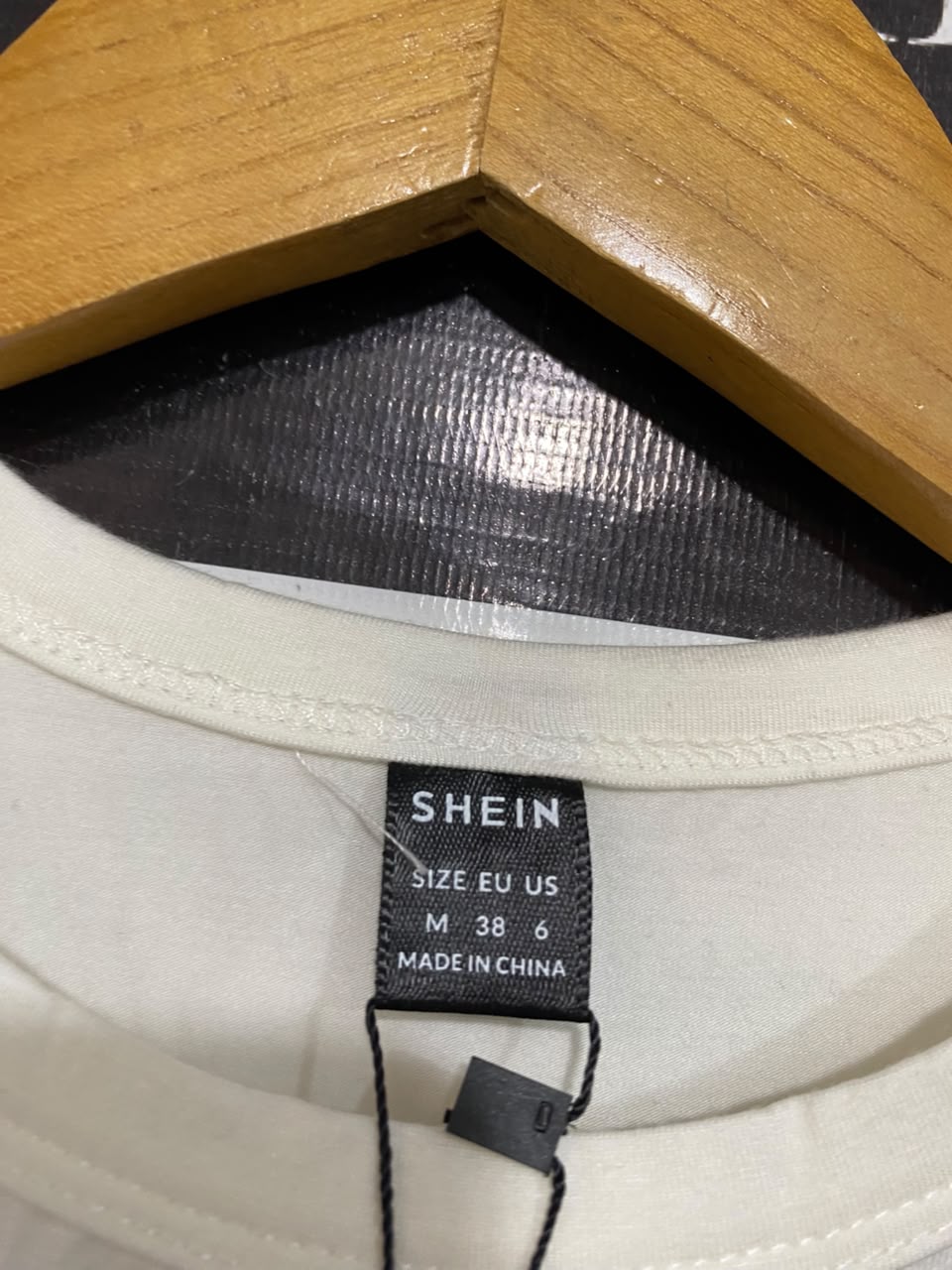 SHEIN |M| BUST 16| A24| WHITE CREW NECK CROP T-SHIRT