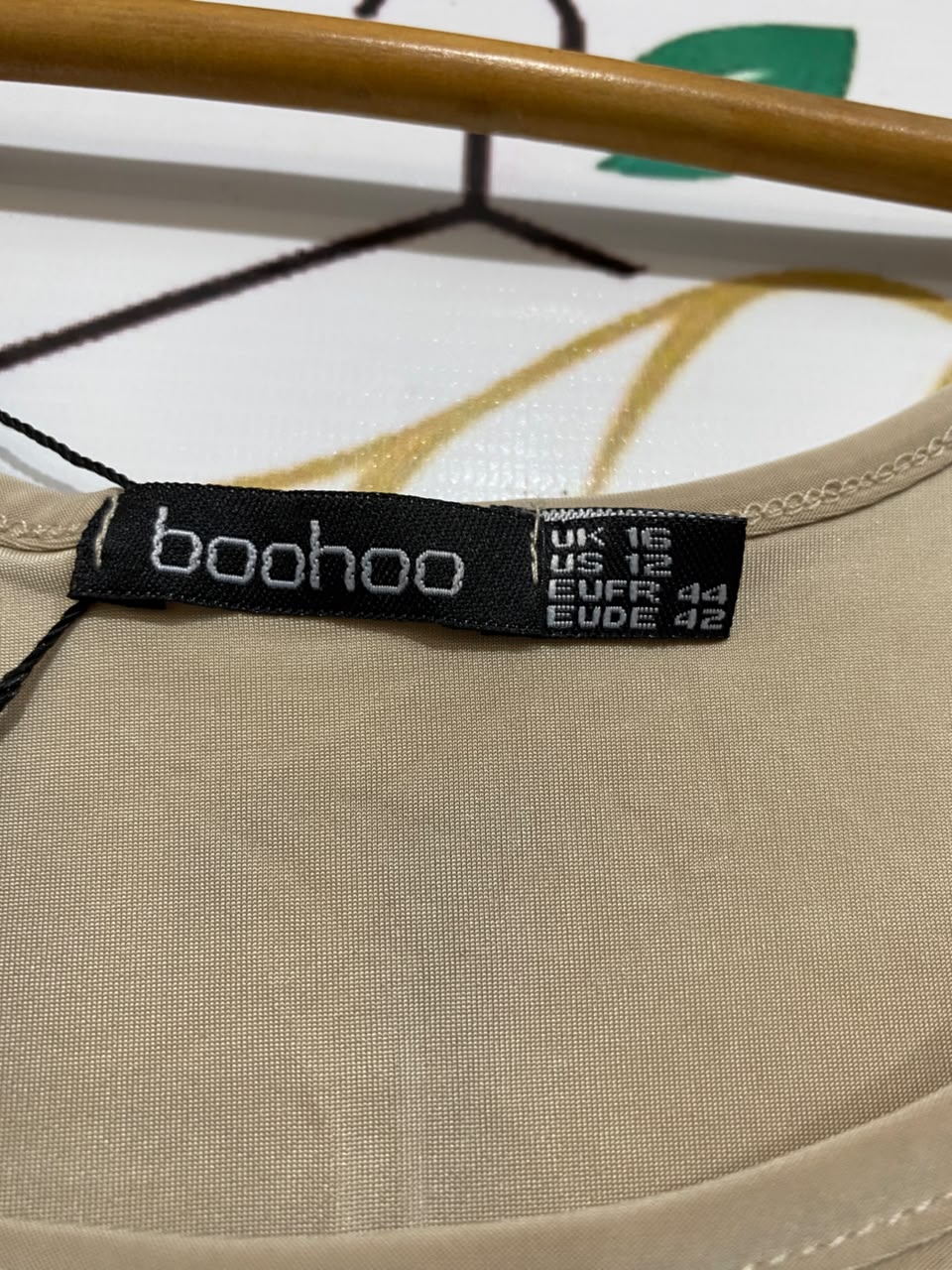 BOOHOO |S| BUST 15| A24| NUDE SCOOP NECK CROP TANK TOP