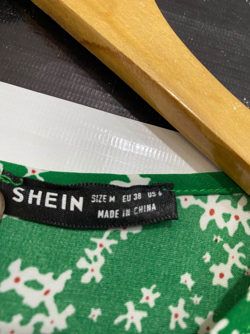 SHEIN |M| BUST 19| A24| EMERALD GREEN WHITE FLORAL PRINT LONG-SLEEVE MIDI DRESS