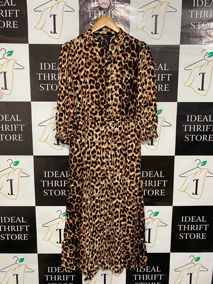 NEXT |L| BUST 19| A24| LEOPARD PRINT BUTTON-FRONT MIDI DRESS