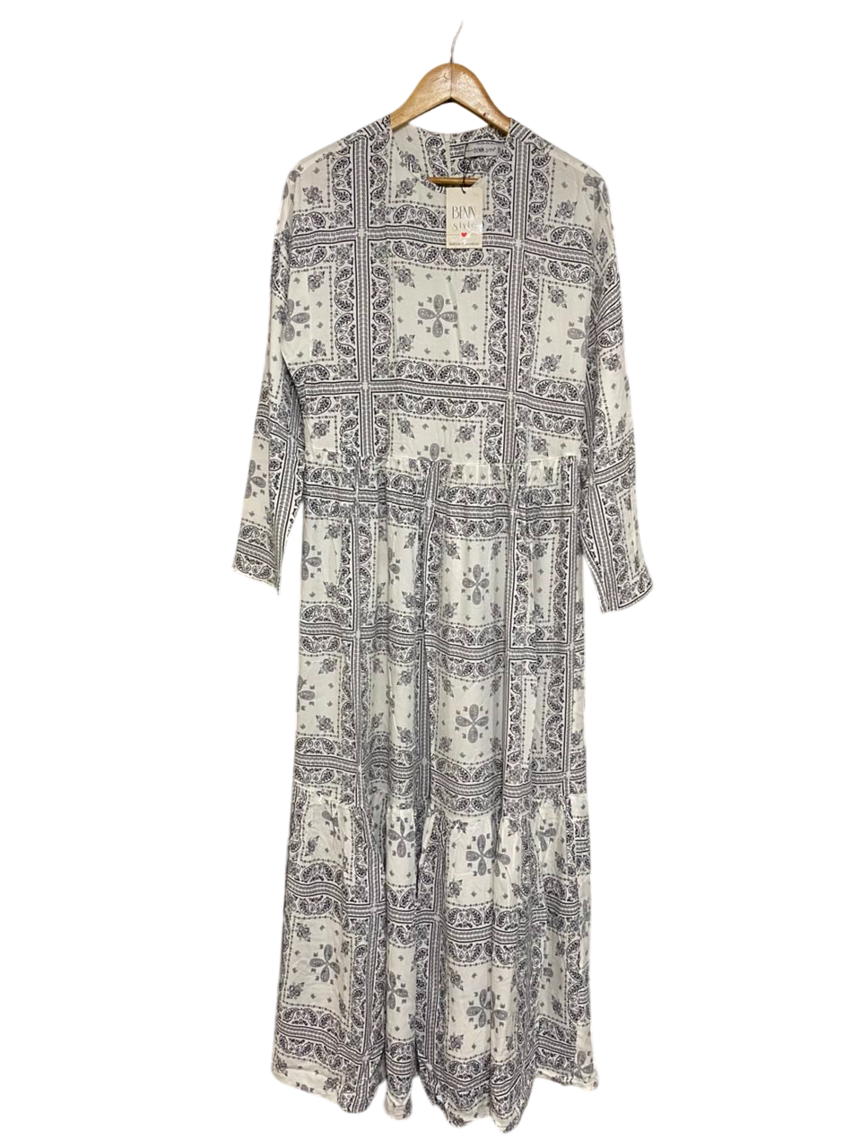 BENIN STYLE |M| BUST FREE| A26| BLACK AND WHITE PAISLEY PRINT LONG SLEEVE MAXI DRESS