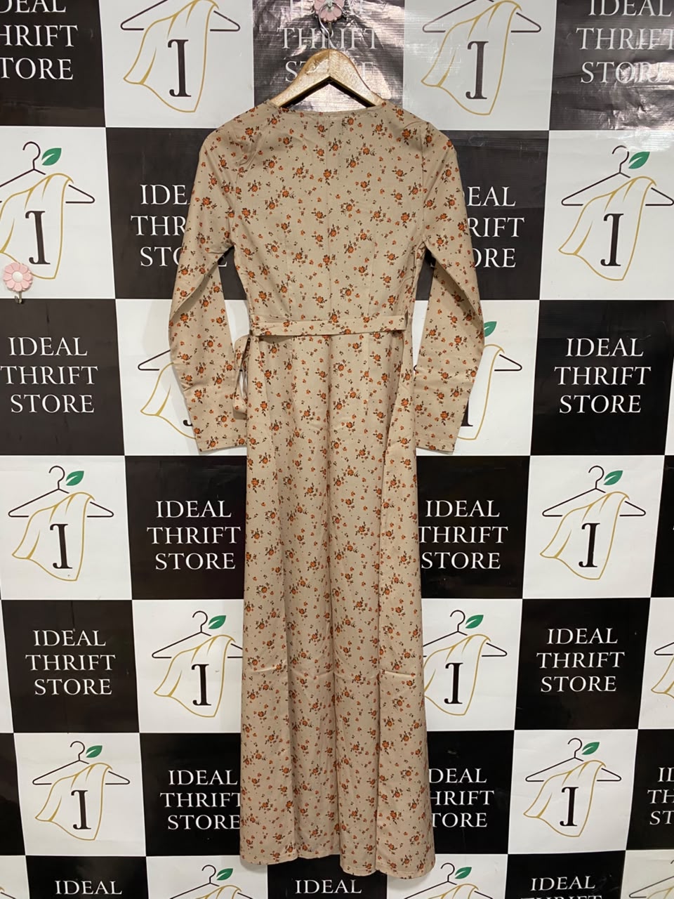 PRETTYLITTLE THING |S| BUST 15| A26| NUDE ORANGE FLORAL WRAP LONG SLEEVE MAXI DRESS WITH SPLIT
