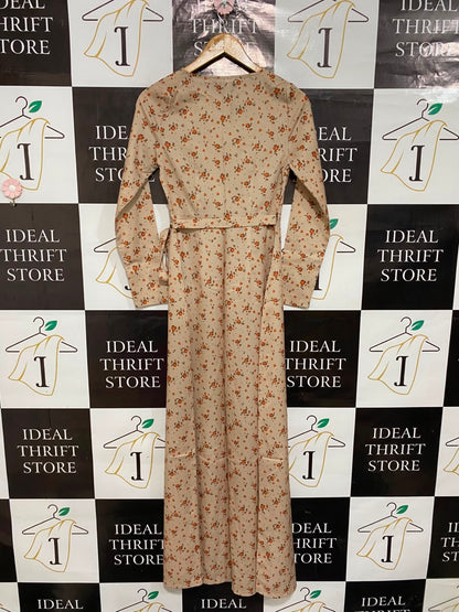 PRETTYLITTLE THING |S| BUST 15| A26| NUDE ORANGE FLORAL WRAP LONG SLEEVE MAXI DRESS WITH SPLIT