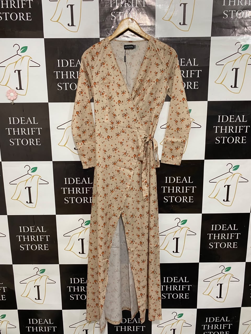 PRETTYLITTLE THING |S| BUST 15| A26| NUDE ORANGE FLORAL WRAP LONG SLEEVE MAXI DRESS WITH SPLIT