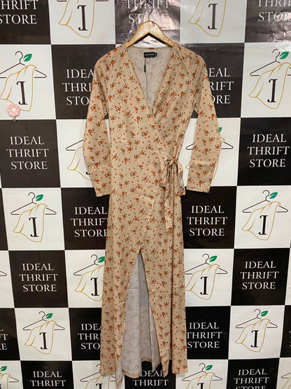PRETTYLITTLE THING |S| BUST 15| A26| NUDE ORANGE FLORAL WRAP LONG SLEEVE MAXI DRESS WITH SPLIT