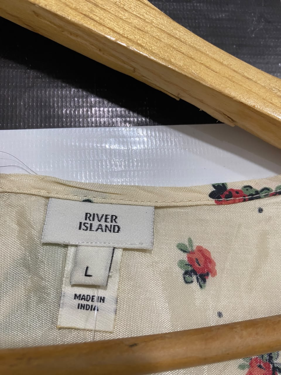 RIVER ISLAND |L| BUST FREE| A26| CREAM RED FLORAL LACE TRIM TIE WAIST PONCHO TOP