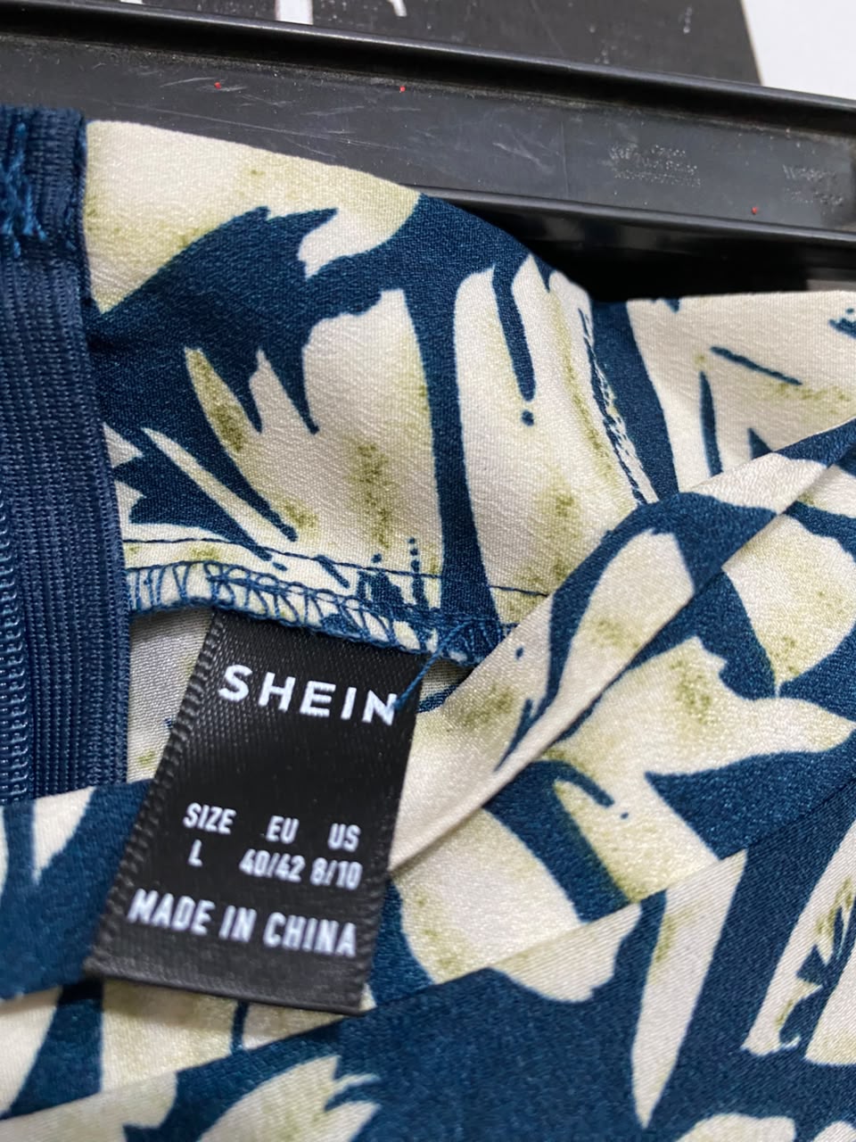 SHEIN |L| WAIST 30| A25| NAVY BLUE AND WHITE TROPICAL LEAF PRINT WIDE LEG PALAZZO PANTS
