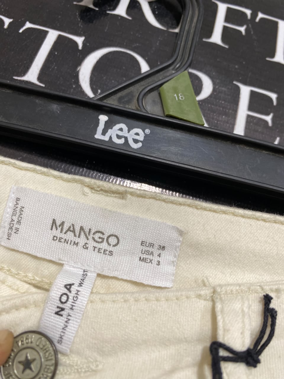 MANGO |XS| WAIST 24| A25| OFF-WHITE HIGH-WAIST SKINNY DENIM JEANS