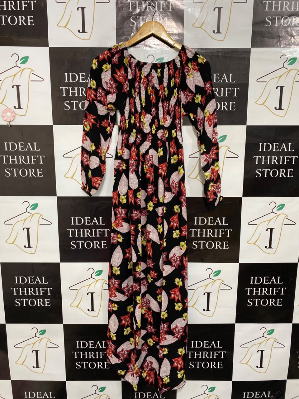 |XS| BUST 11| A25| BLACK AND RED FLORAL SMOCKED LONG SLEEVE BOHEMIAN MAXI DRESS