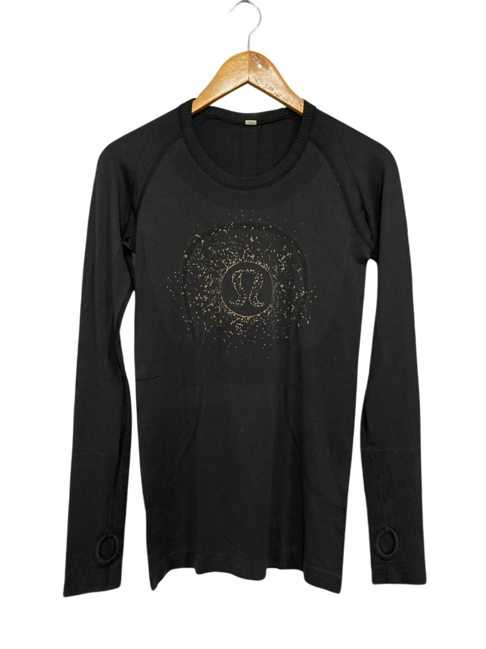 LULULEMON |S| BUST 15| SWIFTLY TECH LONG SLEEVE SHIRT - BLACK WITH GOLD SPARKLE LOGO & THUMBHOLES