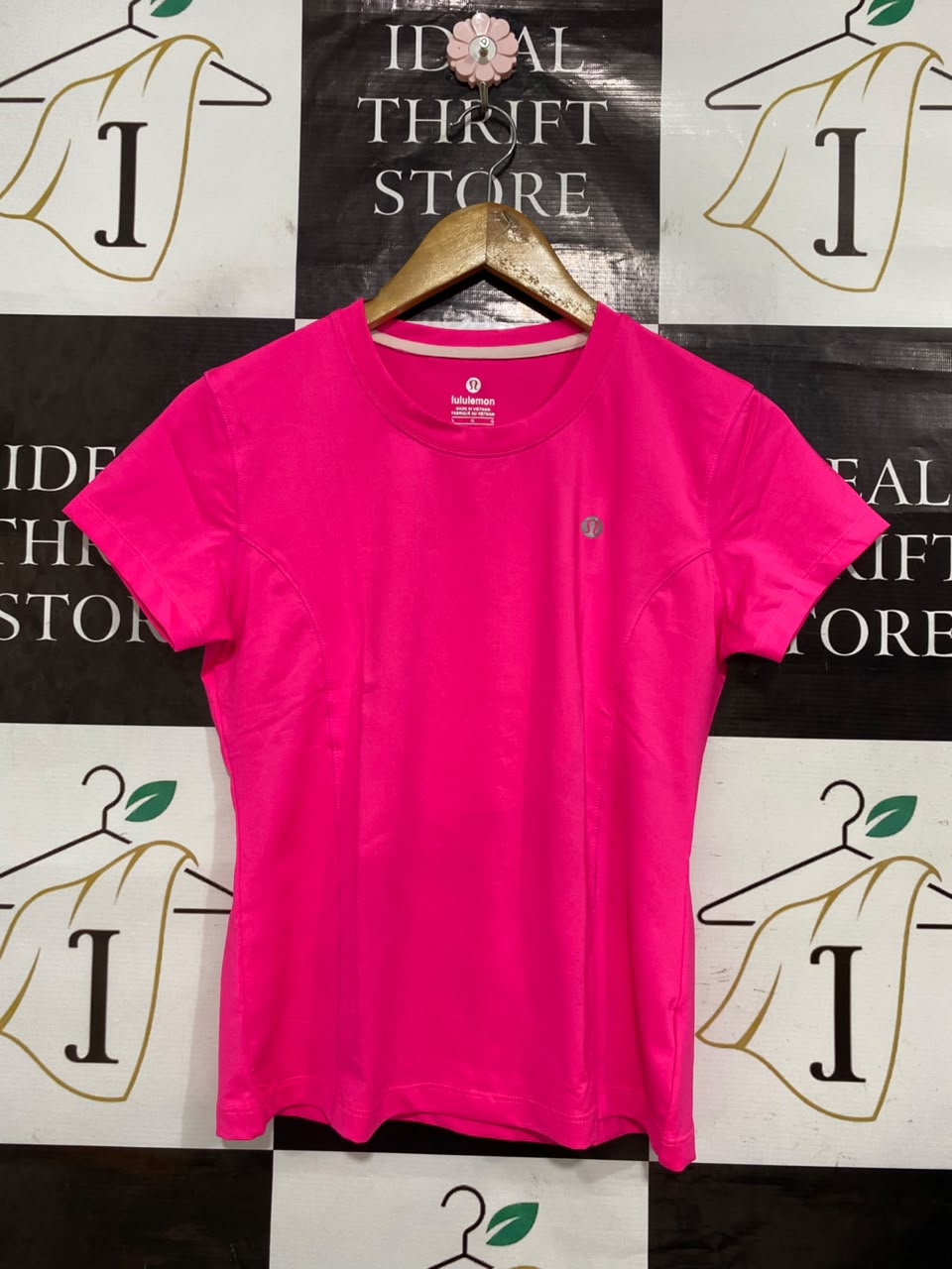 LULULEMON |L| BUST 17| BRIGHT HOT PINK / MAGENTA RUNNING TOP