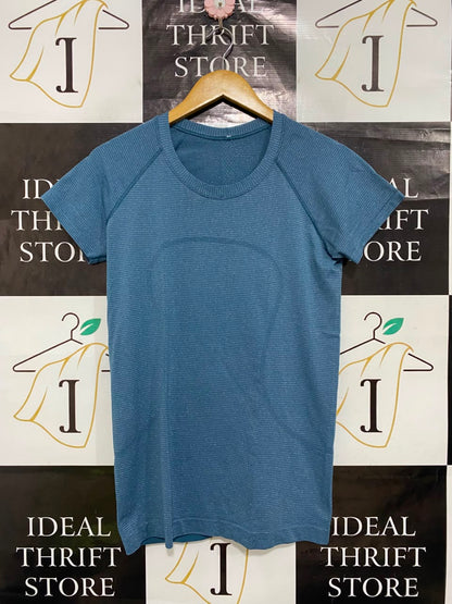 LULULEMON | M| BUST 17| WOMEN'S SWIFTLY TECH SHORT SLEEVE BLUE STRIPED WORKOUT SHIRT - ATHLETIC GYM TOP