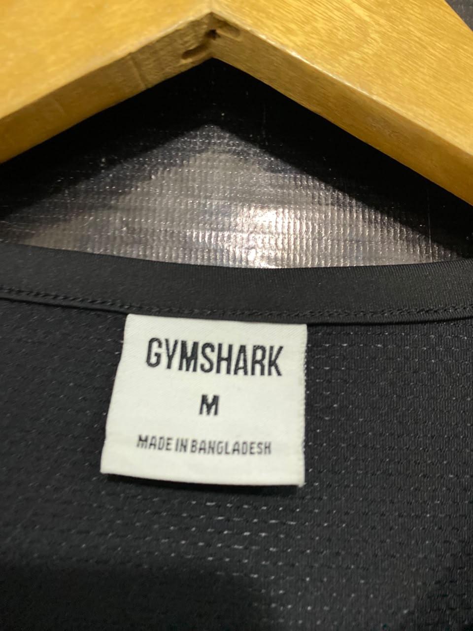 GYMSHARK |M| BUST 18 | WOMEN'S SLEEVELESS CROP TANK TOP - BLACK ATHLETIC WORKOUT SHIRT