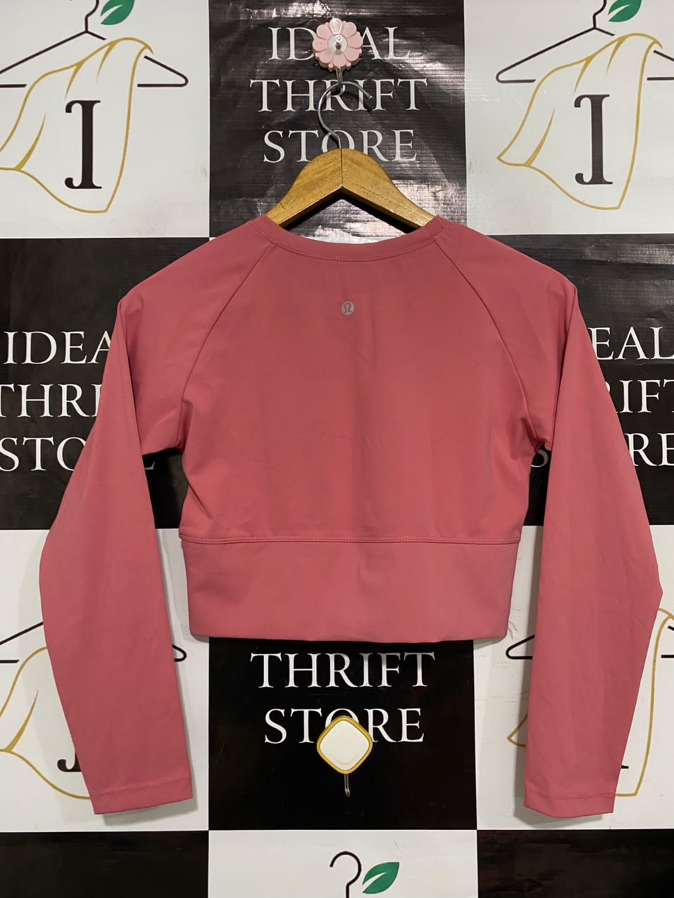 LULULEMON | M| BUST 16| ATHLETIC LONG SLEEVE CROPPED TOP - CORAL PINK WORKOUT SHIRT