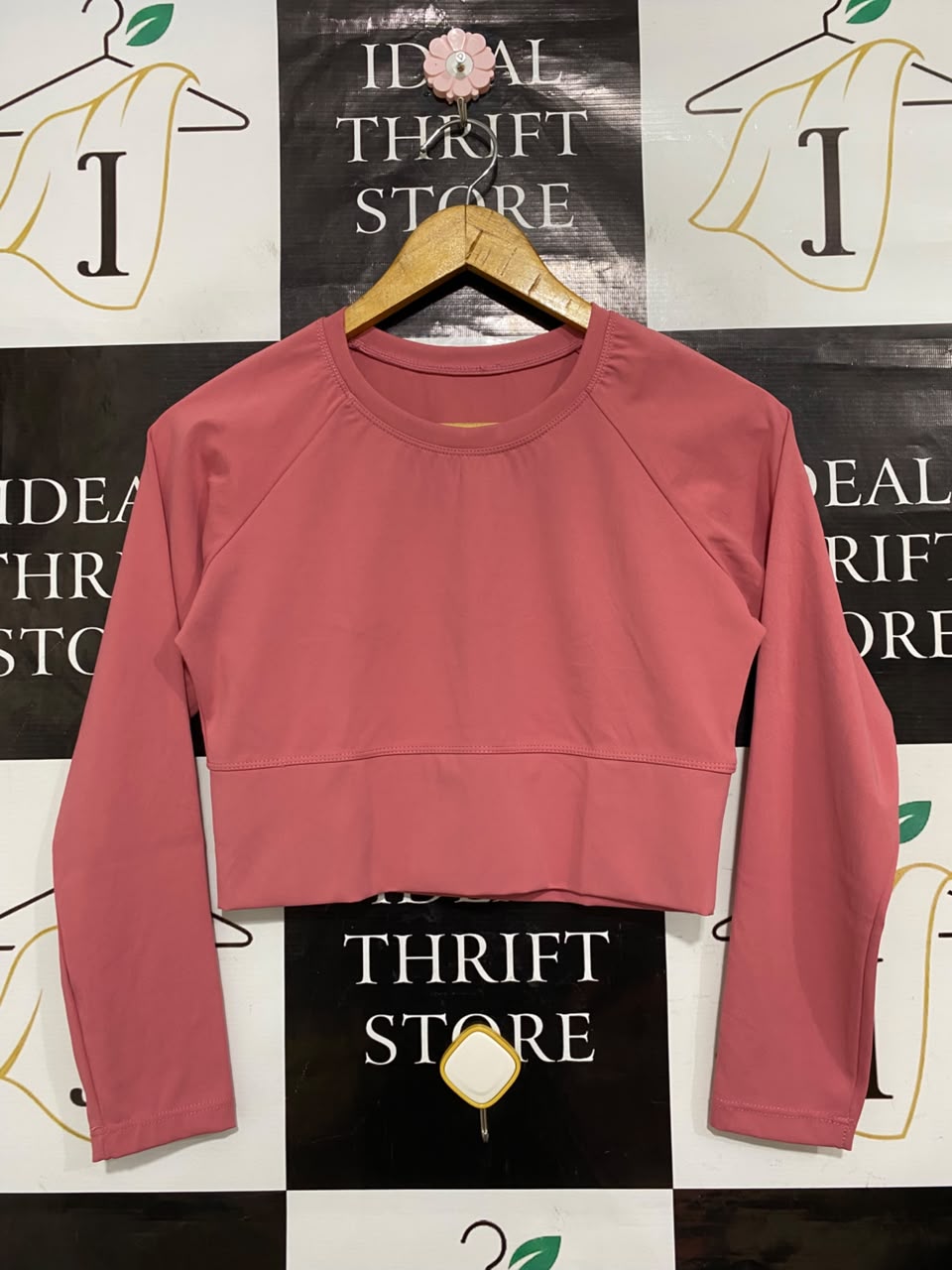 LULULEMON | M| BUST 16| ATHLETIC LONG SLEEVE CROPPED TOP - CORAL PINK WORKOUT SHIRT