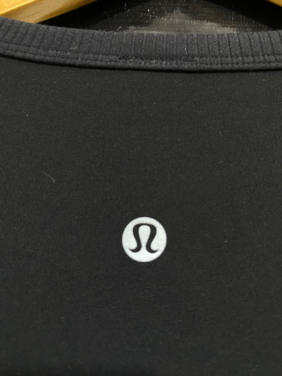 LULULEMON |S| BUST 14| WOMEN'S SCOOP NECK SHORT SLEEVE ATHLETIC TOP