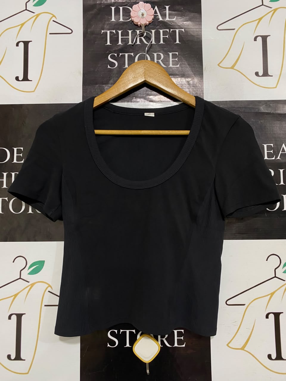 LULULEMON |S| BUST 14| WOMEN'S SCOOP NECK SHORT SLEEVE ATHLETIC TOP