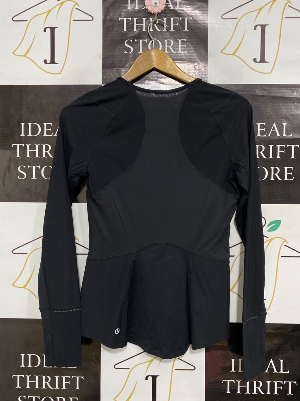 LULULEMON |M| BUST 16| BLACK WORKOUT SHIRT WITH THUMBHOLES & ZIP POCKET