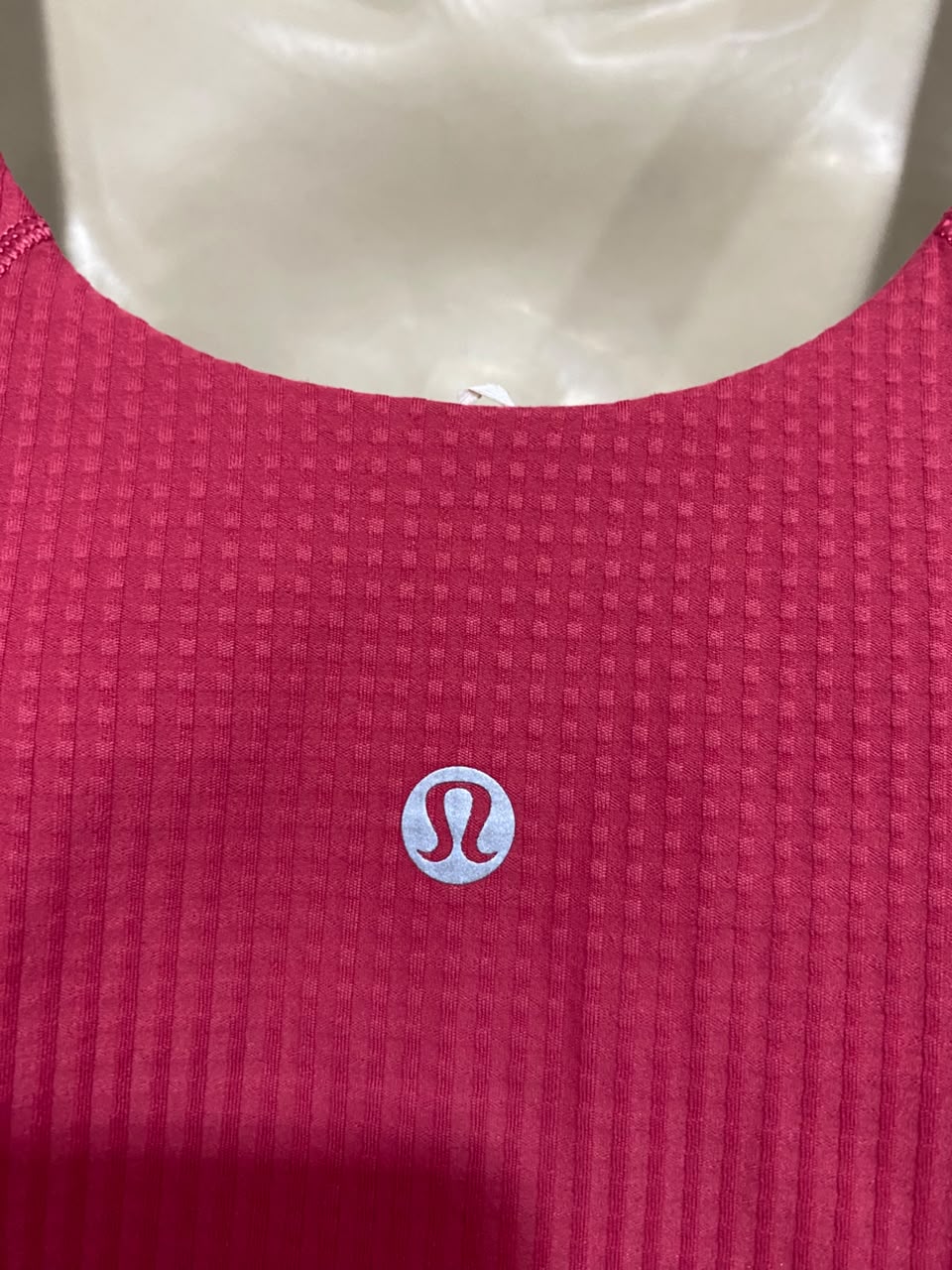 LULULEMON |S| BUST 15| WOMEN'S V-NECK RIBBED CROP TANK TOP - BRIGHT PINK WORKOUT BRA TOP