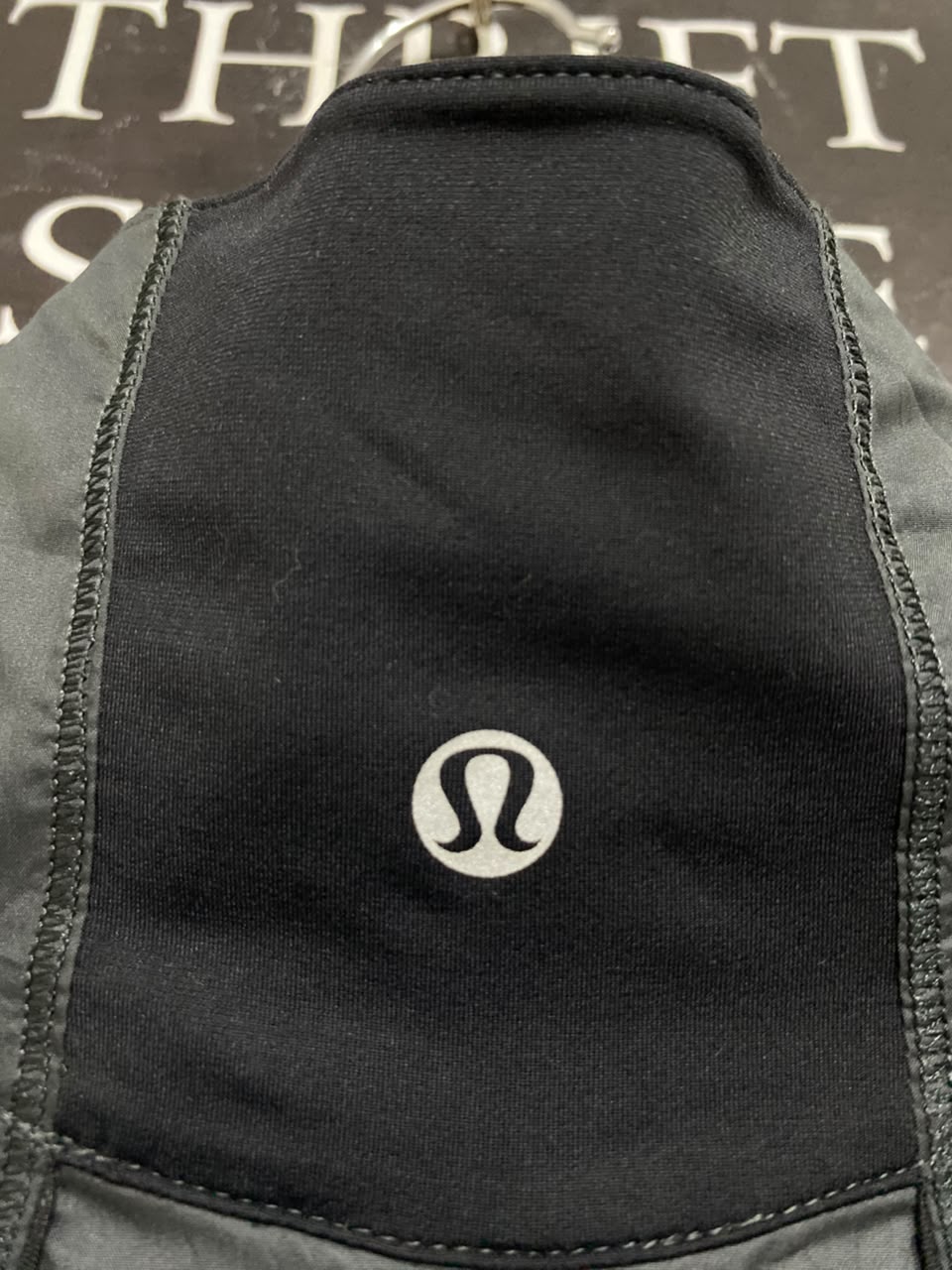 LULULEMON |L| BUST 20| WOMEN'S BLACK LIGHTWEIGHT WINDBREAKER FULL-ZIP ATHLETIC RUNNING JACKET