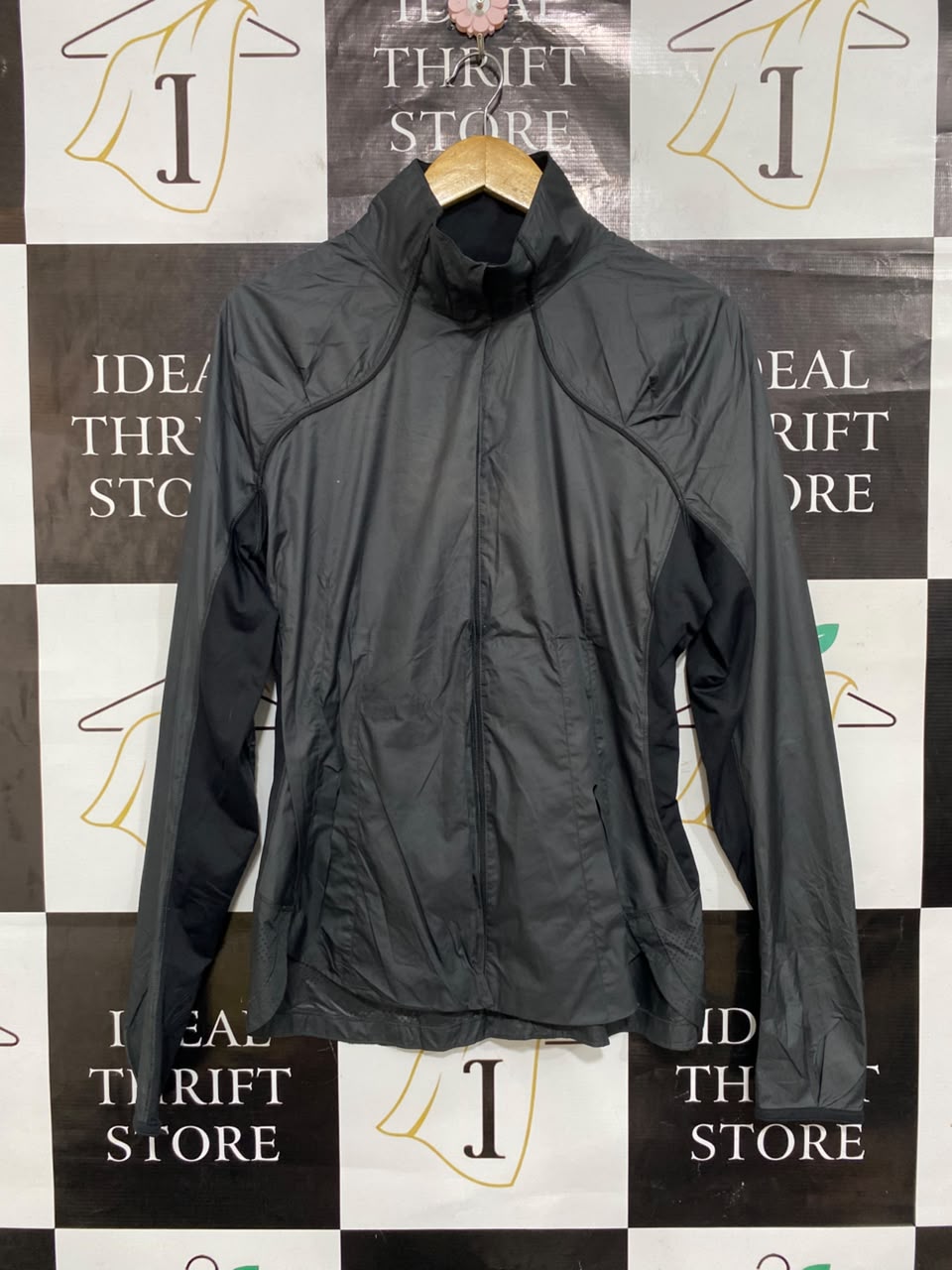 LULULEMON |L| BUST 20| WOMEN'S BLACK LIGHTWEIGHT WINDBREAKER FULL-ZIP ATHLETIC RUNNING JACKET