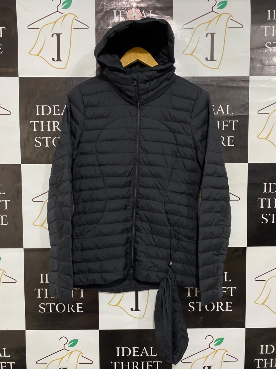 LULULEMON |M| BUST 18| WOMEN'S BLACK LIGHTWEIGHT PUFFER JACKET WITH HOOD AND PACKABLE BAG
