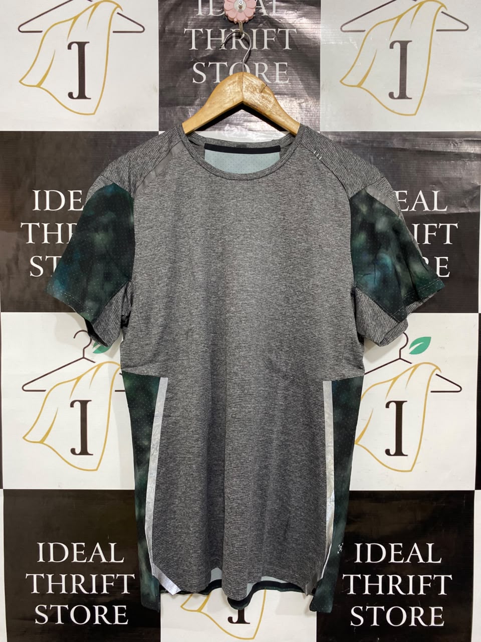 LULULEMON |M| BUST FREE| HEATHER GREY SHORT SLEEVE ATHLETIC RUNNING T-SHIRT WITH PRINTED PANELS