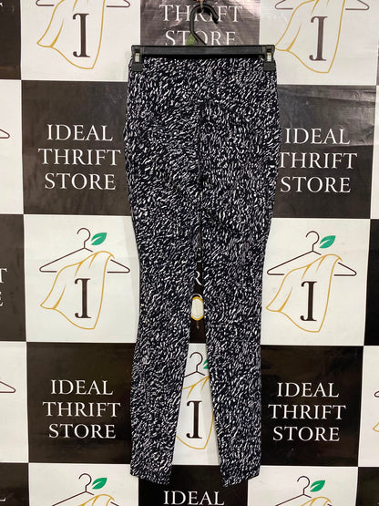 LULULEMON |XS| WAIST 24| WOMEN'S BLACK AND WHITE ABSTRACT PRINT HIGH-WAISTED ATHLETIC LEGGINGS WITH TAGS