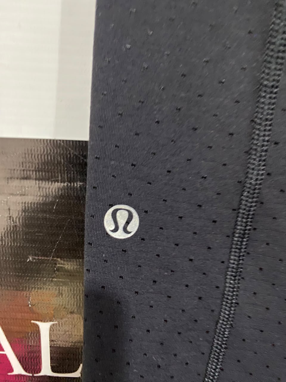 LULULEMON |XXS| WAIST 22| WOMEN'S BLACK HIGH-WAISTED LEGGINGS WITH MESH WAISTBAND PANELS & SIDE POCKETS