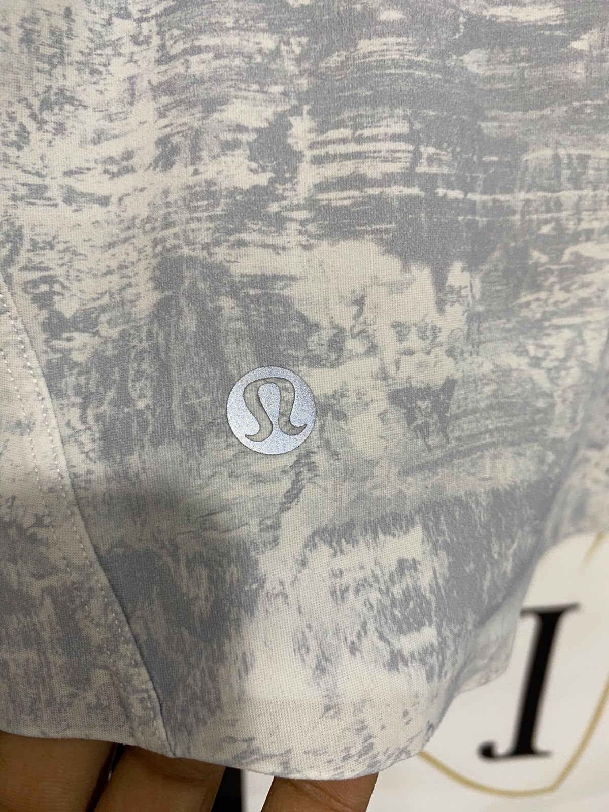 LULULEMON |M| BUST 18| WOMEN'S GREY WHITE ABSTRACT PRINT ATHLETIC TANK TOP BREATHABLE ACTIVEWEAR