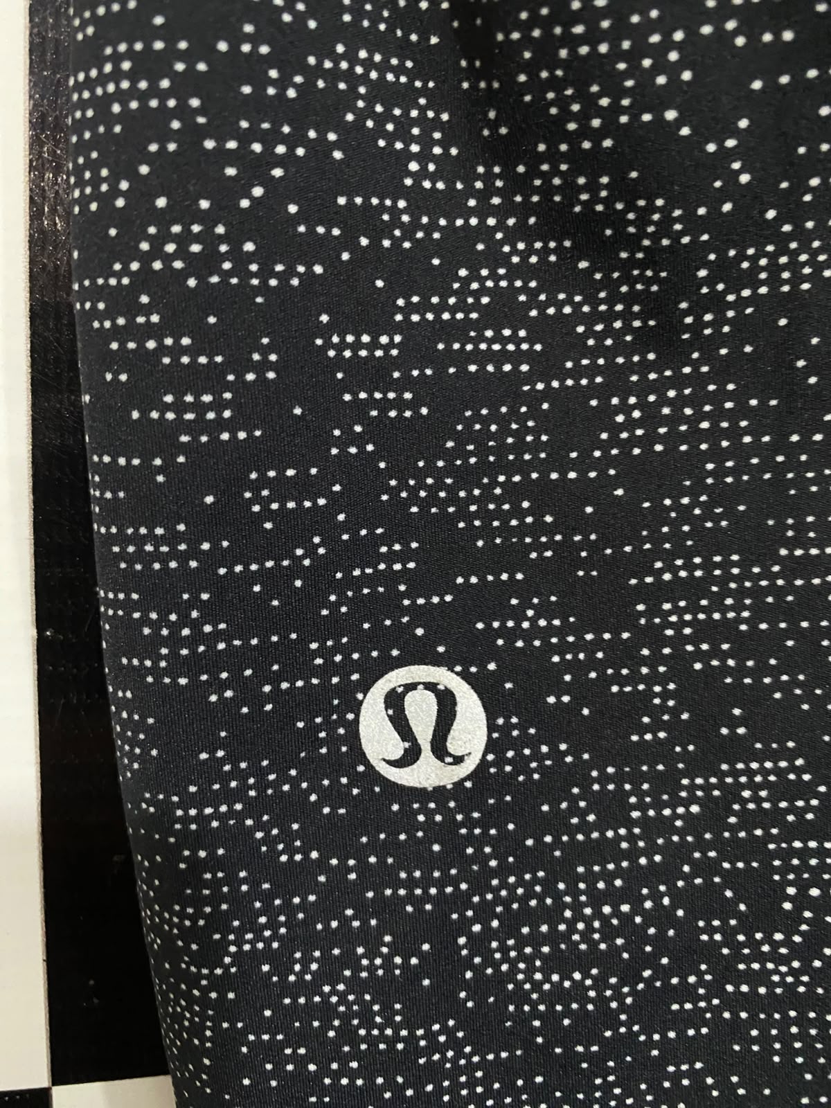 LULULEMON |S| WAIST 24| WOMEN'S BLACK AND WHITE REFLECTIVE DOT PRINT CROPPED ATHLETIC LEGGINGS ACTIVEWEAR