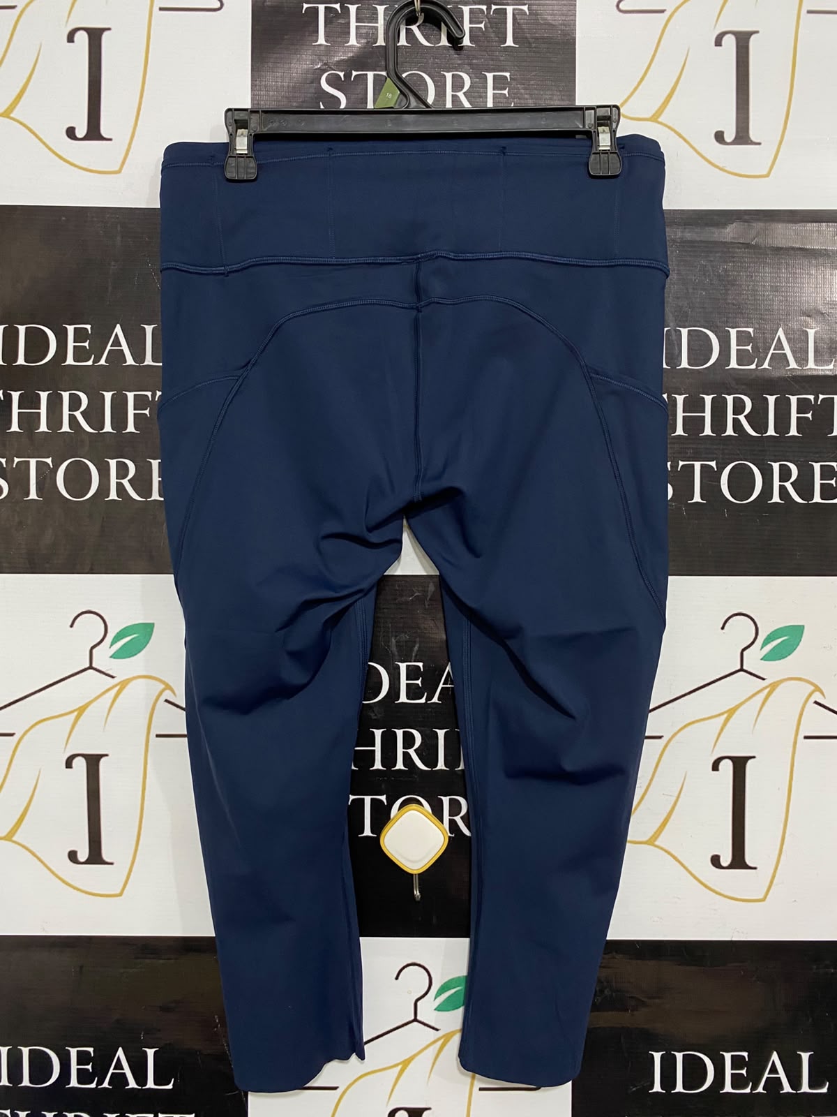 LULULEMON |L| WAIST 30| WOMEN'S NAVY BLUE CROPPED ATHLETIC LEGGINGS WITH SIDE POCKETS ACTIVEWEAR