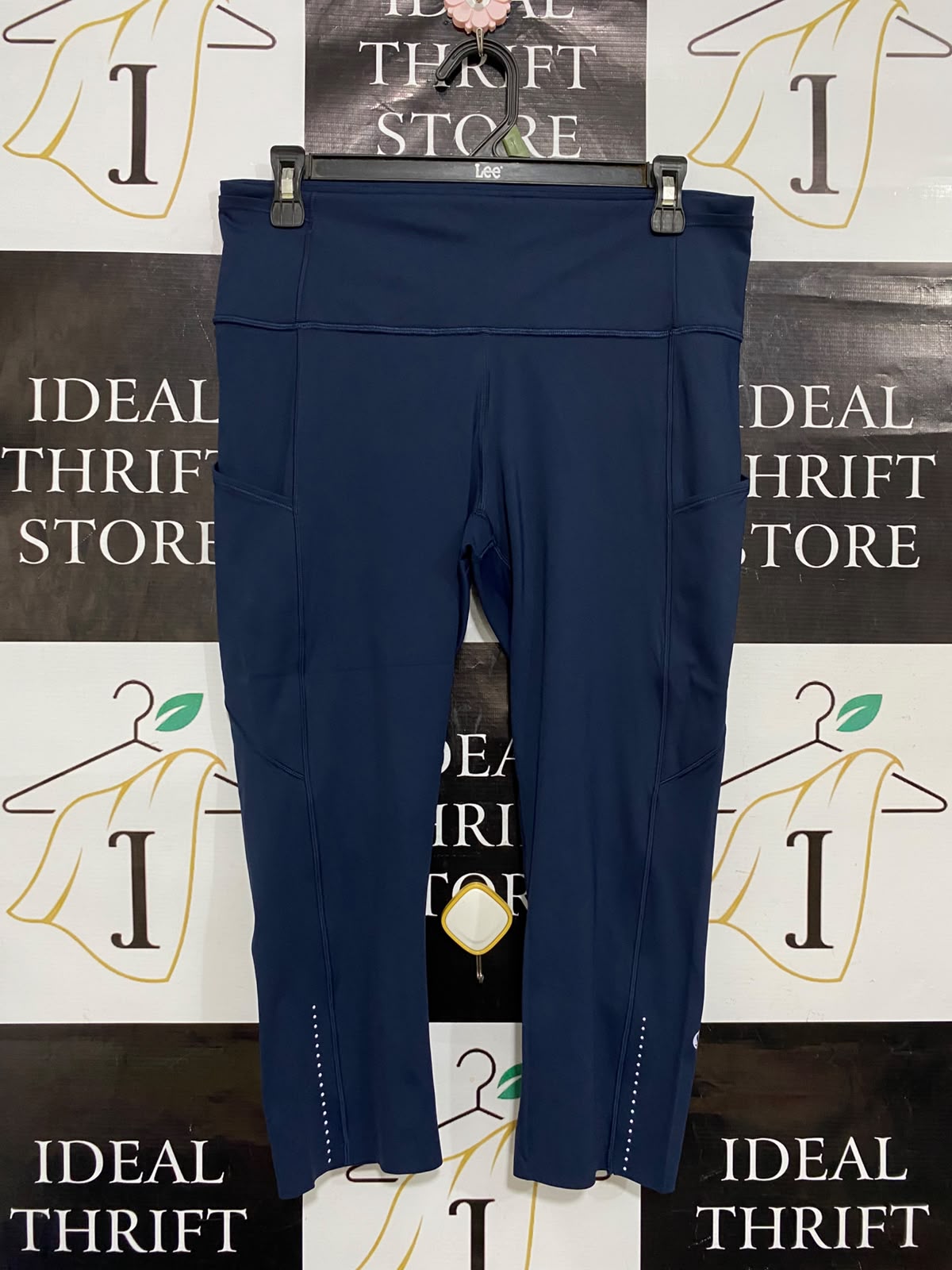 LULULEMON |L| WAIST 30| WOMEN'S NAVY BLUE CROPPED ATHLETIC LEGGINGS WITH SIDE POCKETS ACTIVEWEAR
