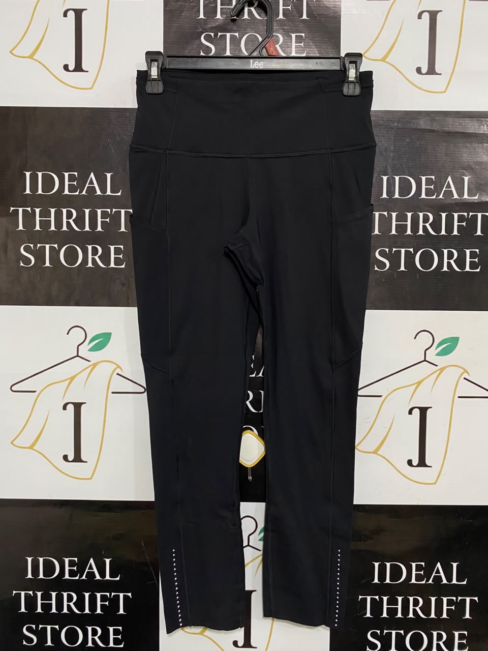LULULEMON |S| WAIST 26| WOMEN'S CLASSIC BLACK ATHLETIC CROPPED LEGGINGS WITH SIDE POCKETS AND REFLECTIVE HEM DETAILS ACTIVEWEAR