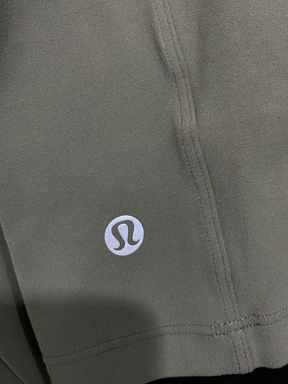 LULULEMON |M| BUST 18| WOMEN'S SAGE GREEN ASYMMETRICAL CUTOUT LONG-SLEEVE CROP TOP ACTIVEWEAR