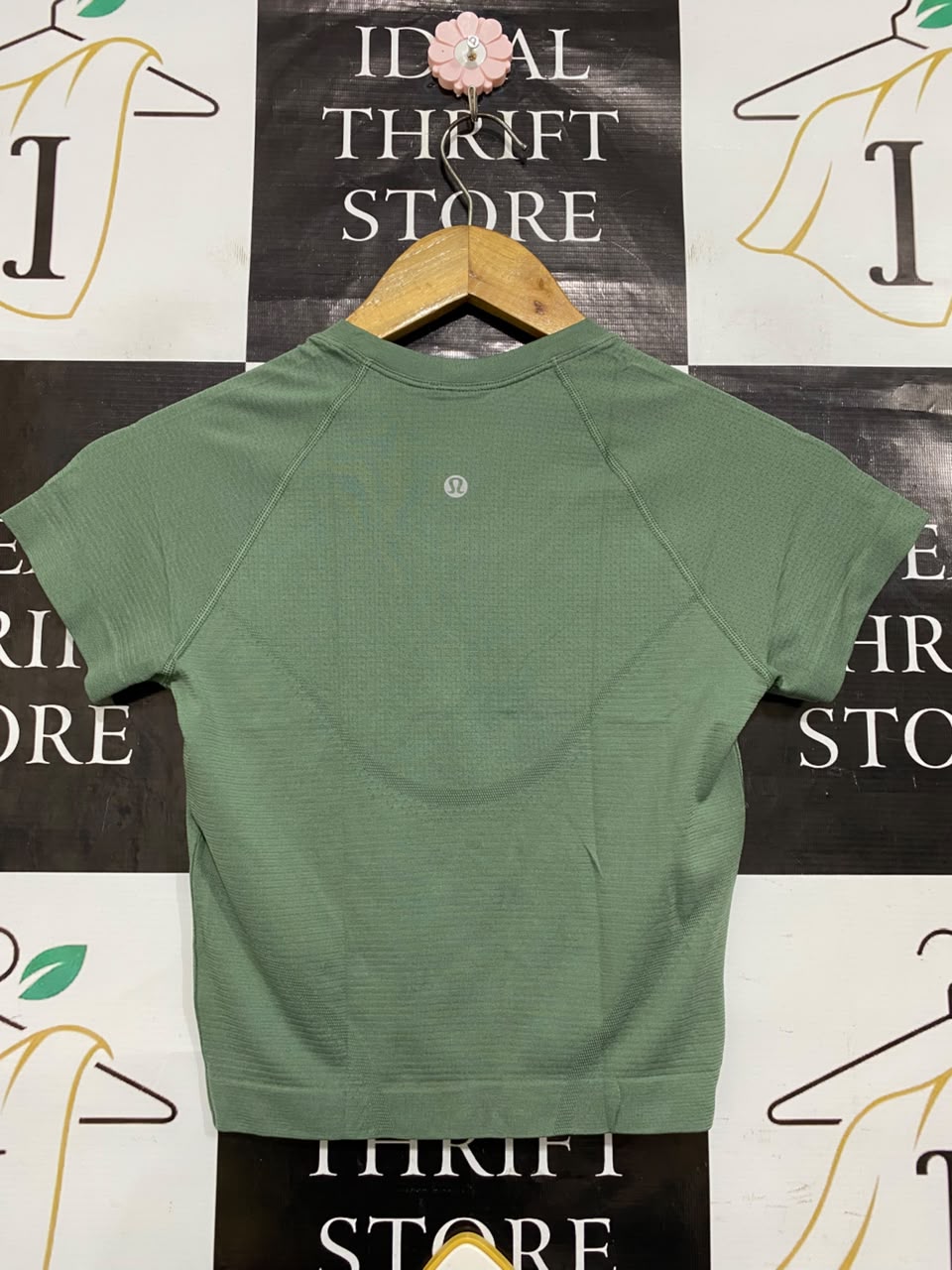 LULULEMON |XS| WAIST 13| WOMEN'S SAGE GREEN SEAMLESS SHORT-SLEEVE ATHLETIC CROP TOP ACTIVEWEAR