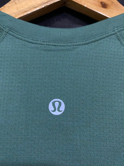 LULULEMON |XS| WAIST 13| WOMEN'S SAGE GREEN SEAMLESS SHORT-SLEEVE ATHLETIC CROP TOP ACTIVEWEAR