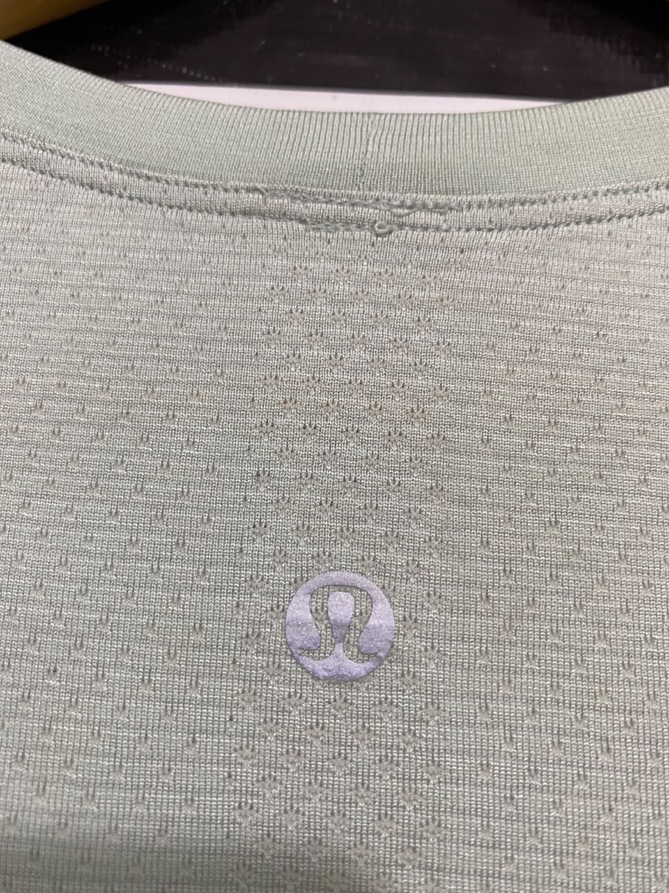 LULULEMON |S| BUST 18| SAGE GREEN SEAMLESS ATHLETIC WORKOUT SHORT SLEEVE T-SHIRT WOMEN